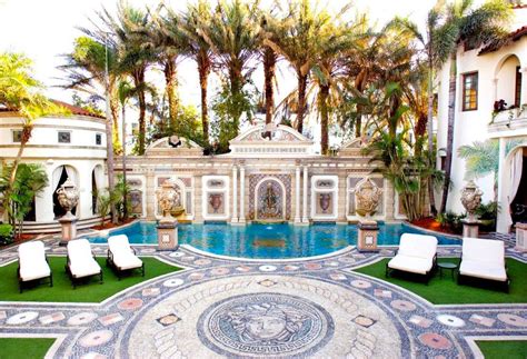 gianni versace casa casa